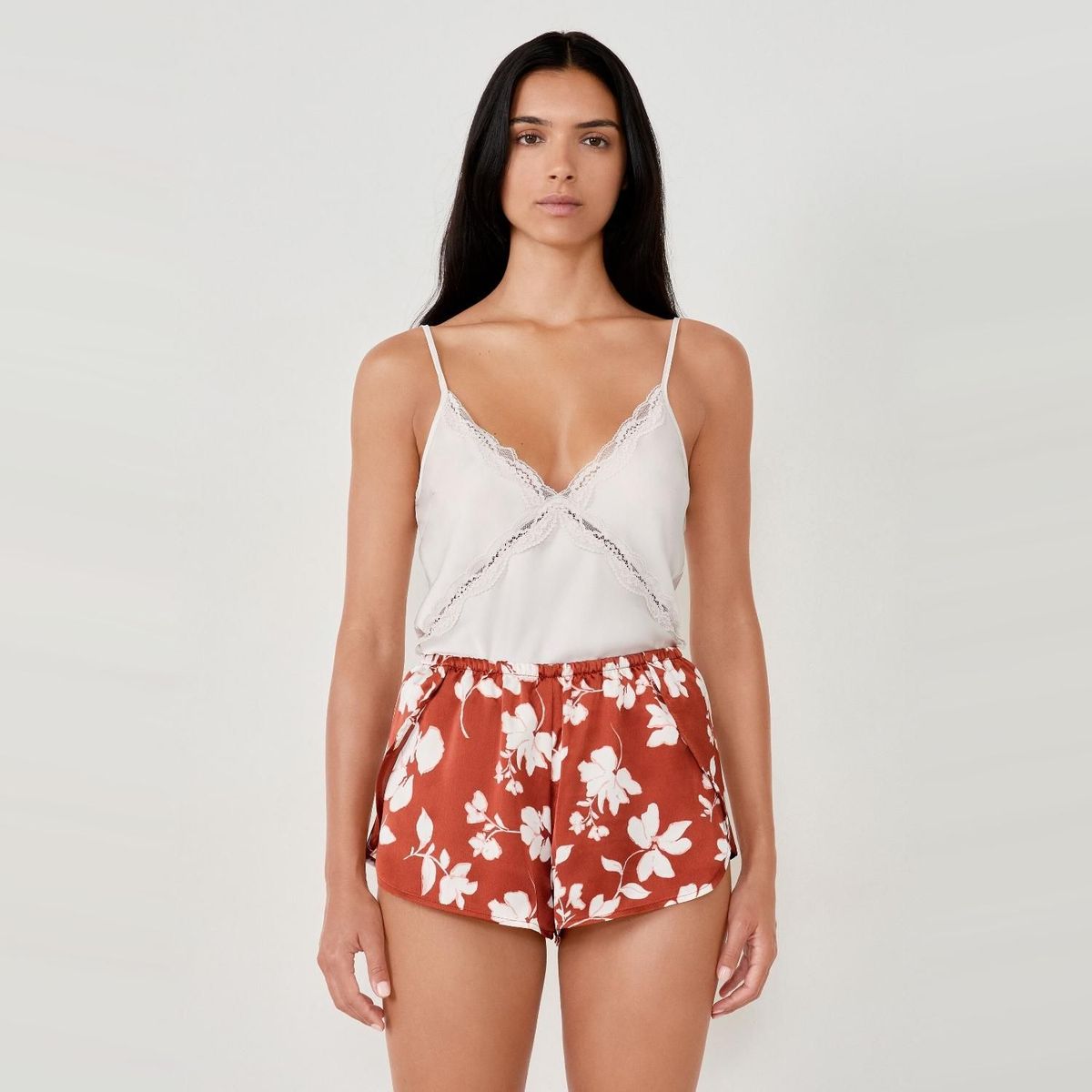 ETAM - Conjunto Pijama Corto Satinado Floreado