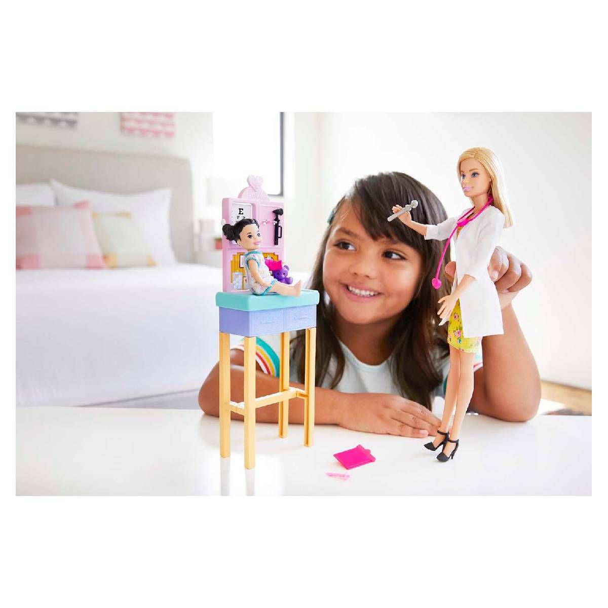 BARBIE - Barbie Profesiones Con Accesorios - Pediatra