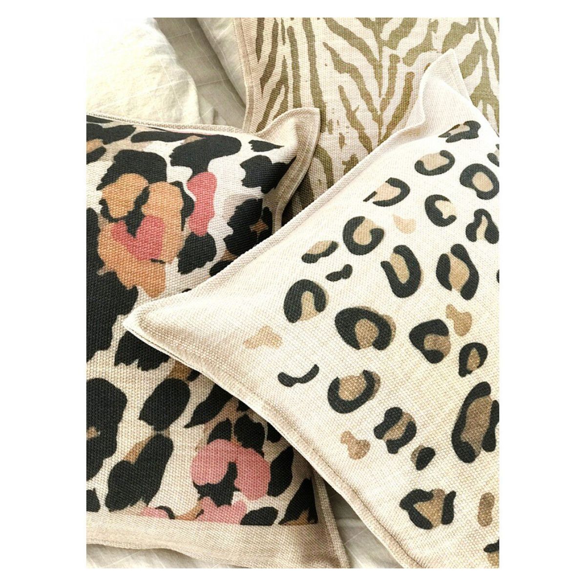 TUYO PRINT - Cojín Color Animal Print  50x30