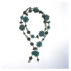 MISSIU - Collar Flower Power colores Azul y Gris
