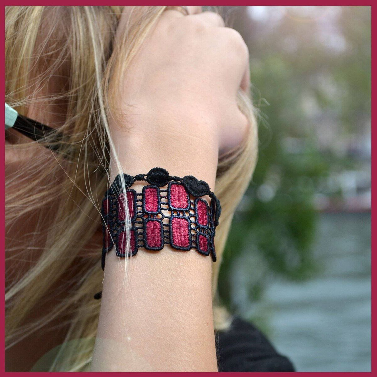 MISSIU - Pulsera Josephine colores Negro y Ciruela