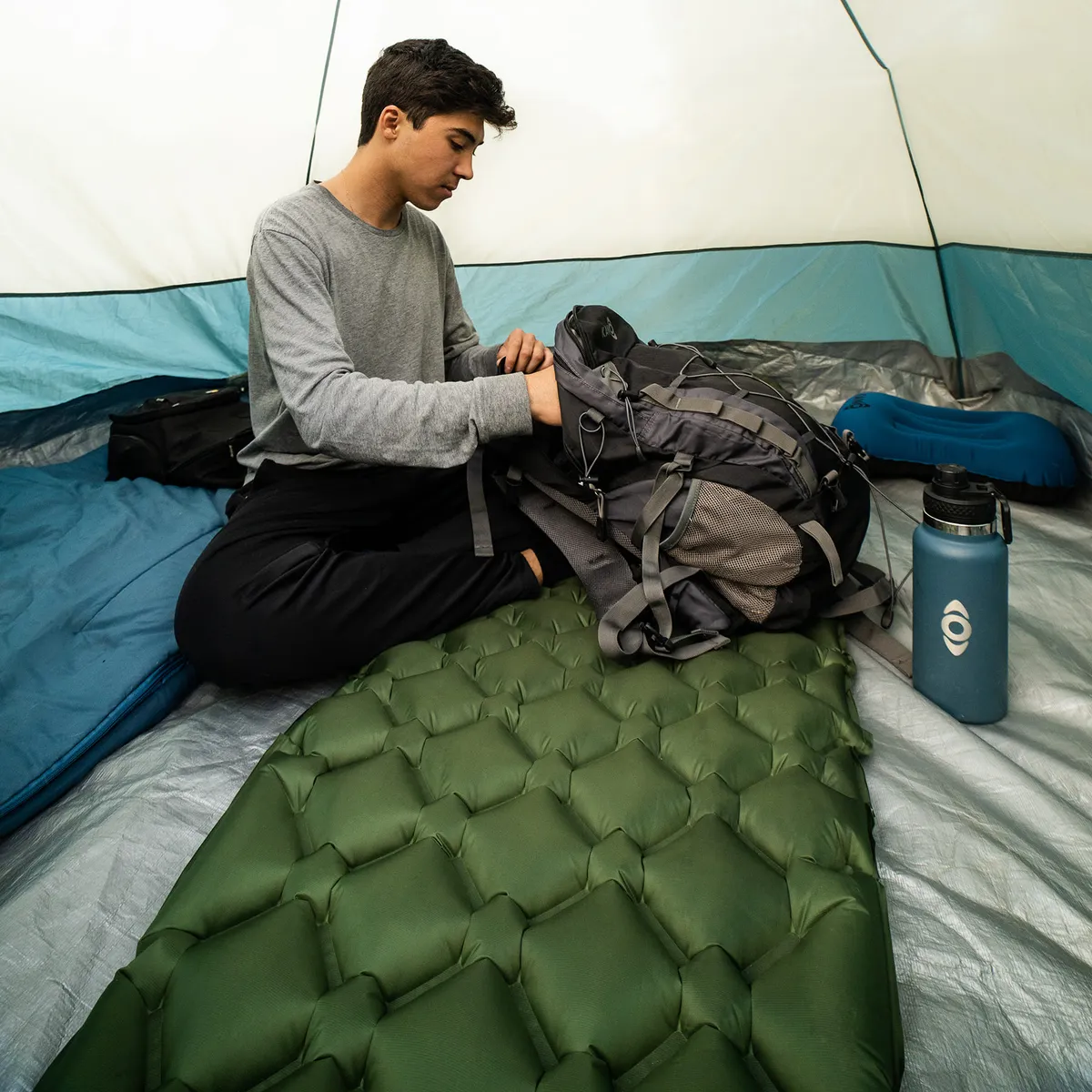 KANO - Colchoneta Inflable para Camping Kano Yerba Loca