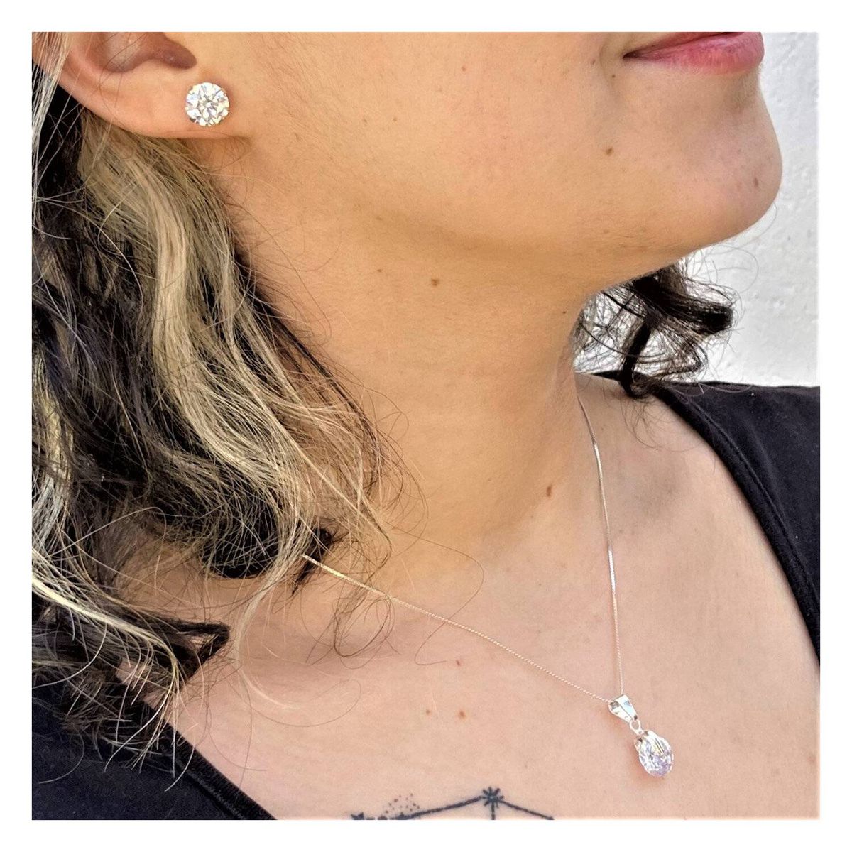 AMKALE - Conjunto  de circón y plata.