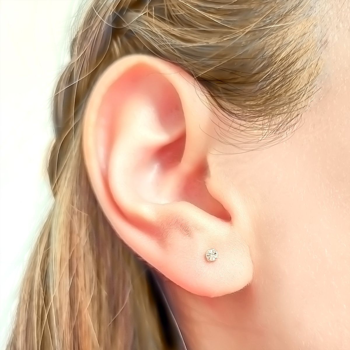 ANDREA COGGIOLA JOYAS - Aros Bebé Circón Blanco 2mm Enchapado Oro 18K