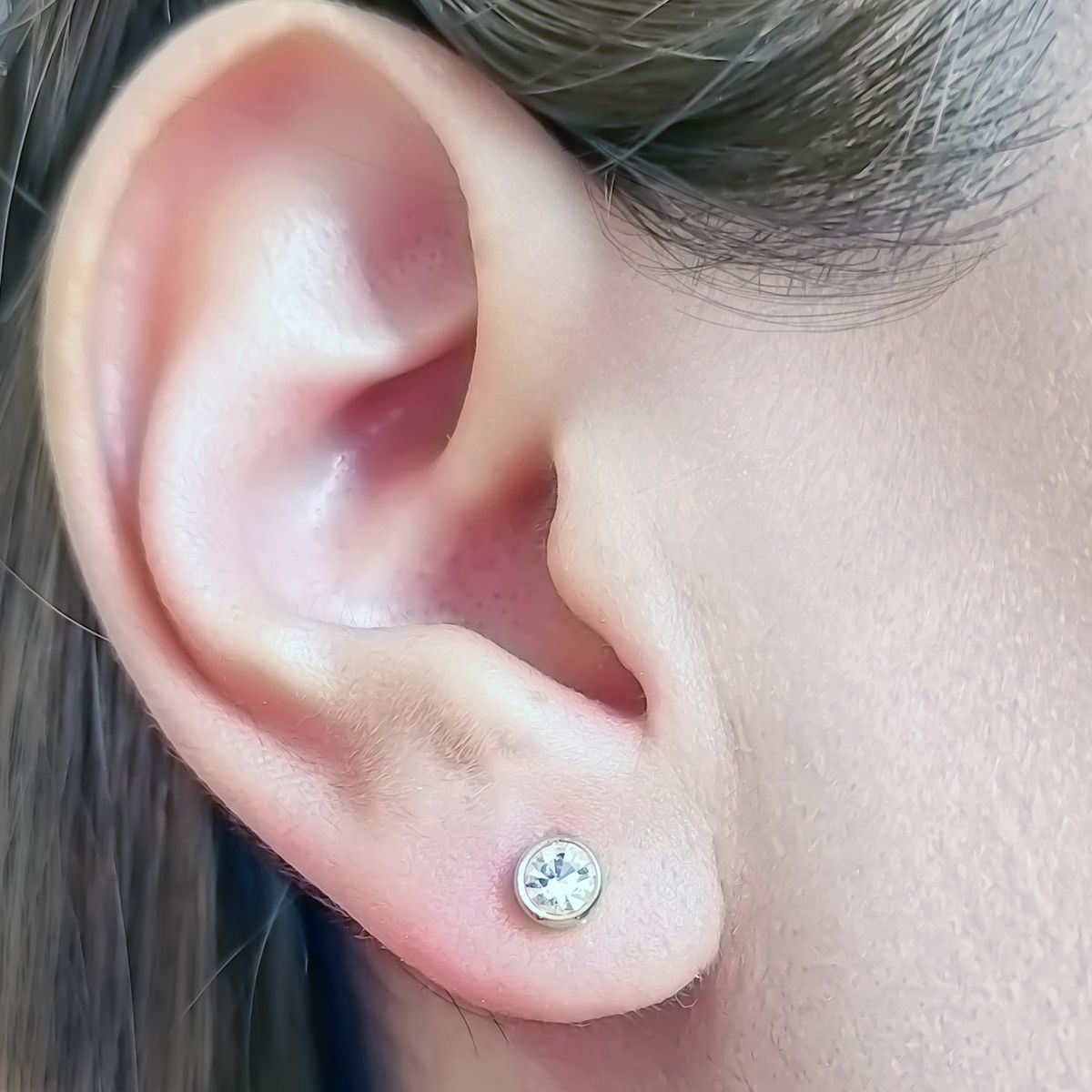 COGGIOLA - Aros Niña Circón Blanco 5mm Enchapado Oro 18K