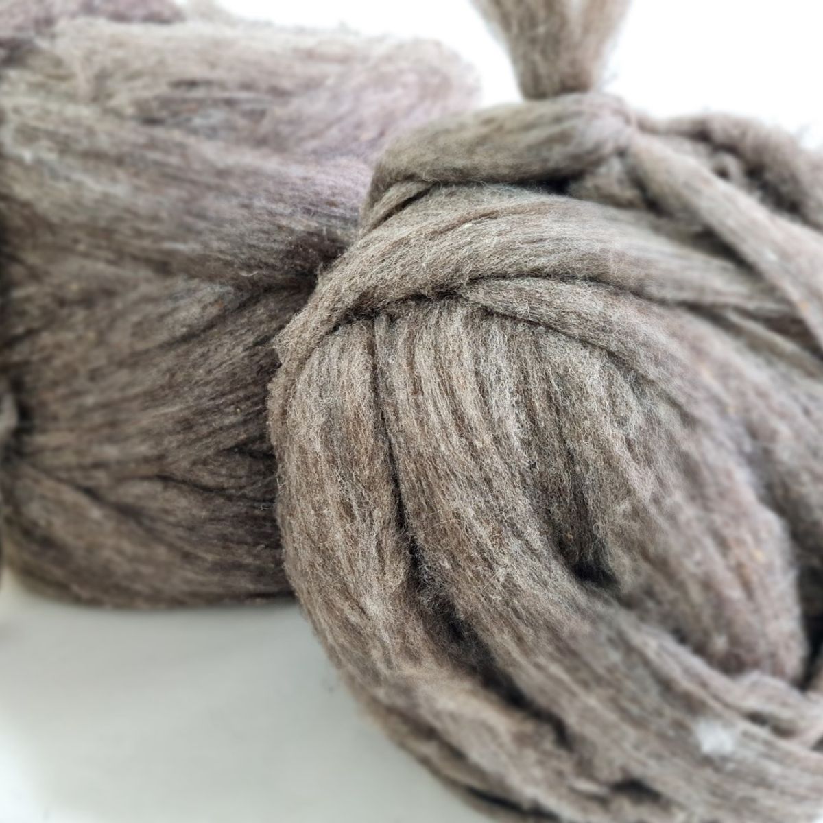 GENERICO - Lana de Oveja Café  Chilena