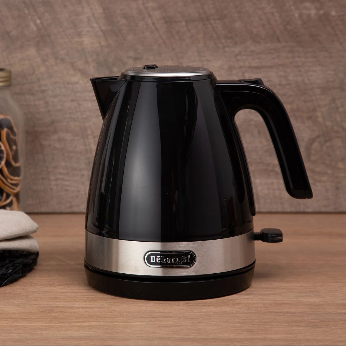 DELONGHI - Hervidor De Longhi Active Line Negro KBLA2000.BK