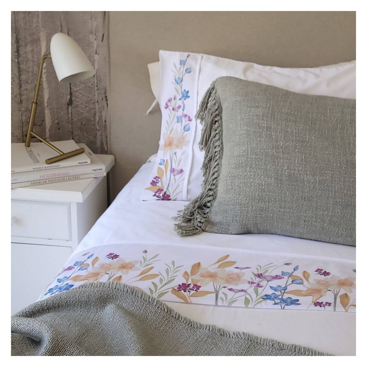 CASA ALVARINHO - Juego de Sábanas 2 Plazas Jardín de Narcisos