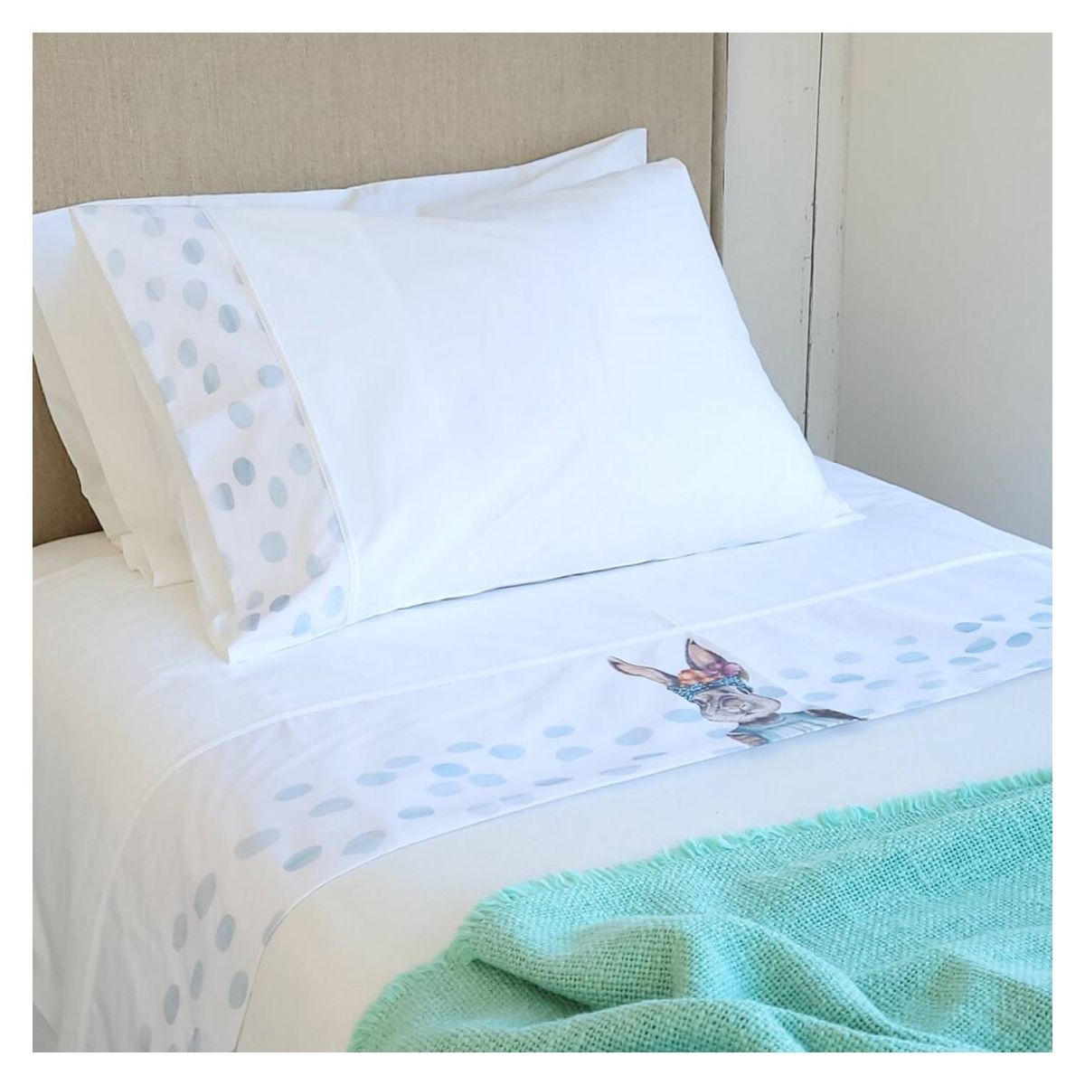 CASA ALVARINHO - Juego de Sábana 2 Plazas Coneja Flora