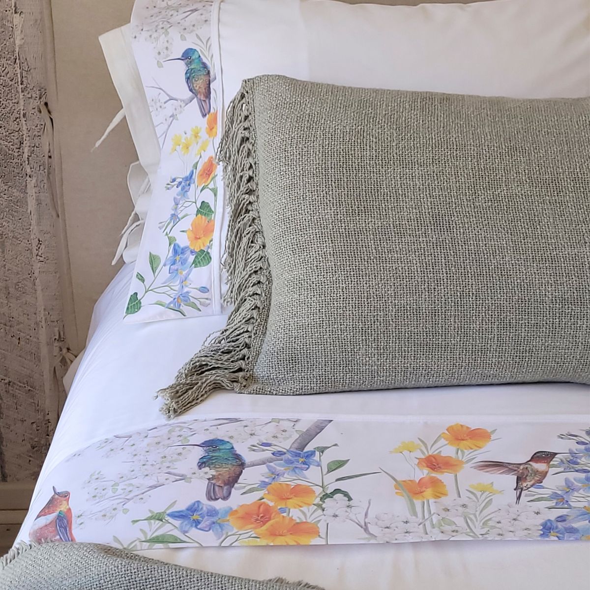 MARGARITA SCHEEL BY CASA ALVARINHO - Juego de Sábanas Plaza Picaflor Arcoíris Super King