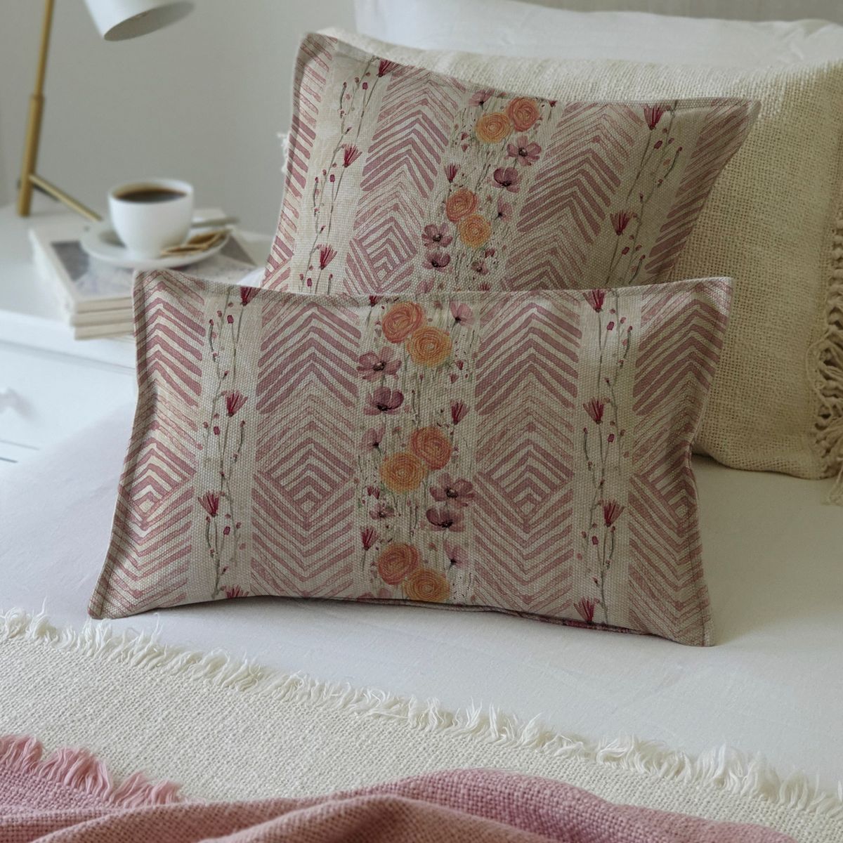 MARGARITA SCHEEL BY CASA ALVARINHO - FUNDA COJÍN MARISA RANÚNCULOS 50X30