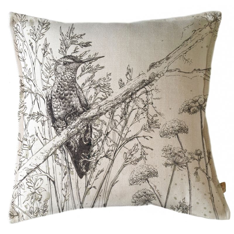 MARGARITA SCHEEL BY CASA ALVARINHO - FUNDA COJÍN MARISA COLIBRÍ FRENTE BRILLANTE 45X45