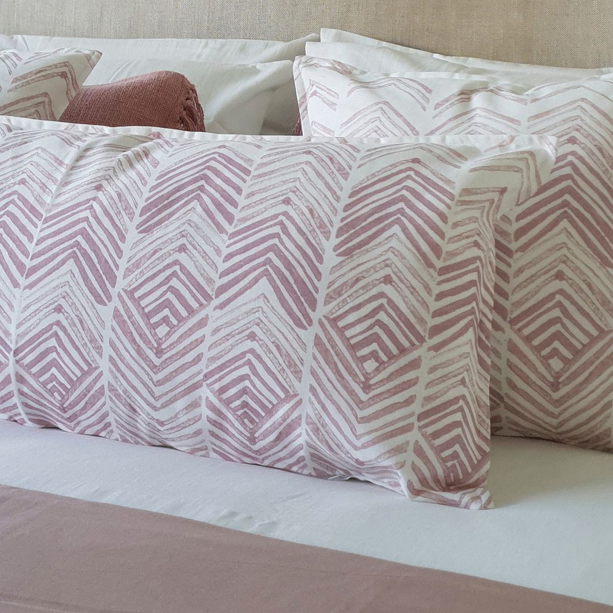 MARGARITA SCHEEL BY CASA ALVARINHO - FUNDA COJÍN ALGODÓN ESPIGAS ROSA VIEJO 45X45