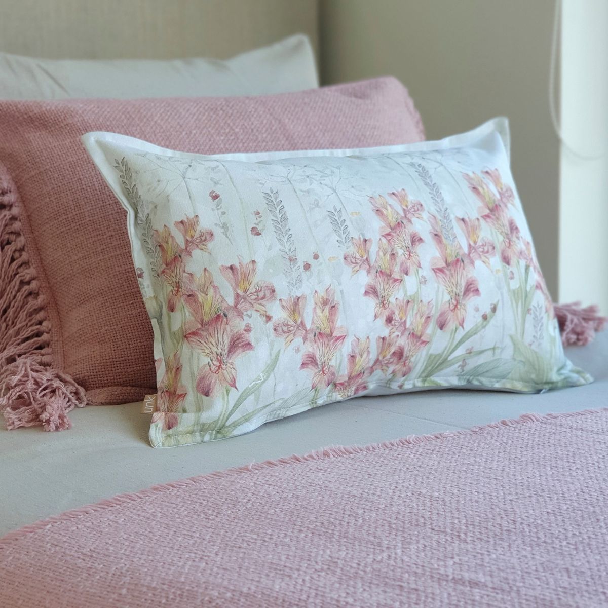 MARGARITA SCHEEL BY CASA ALVARINHO - FUNDA COJÍN ALGODÓN ASTROMELIAS 50X30