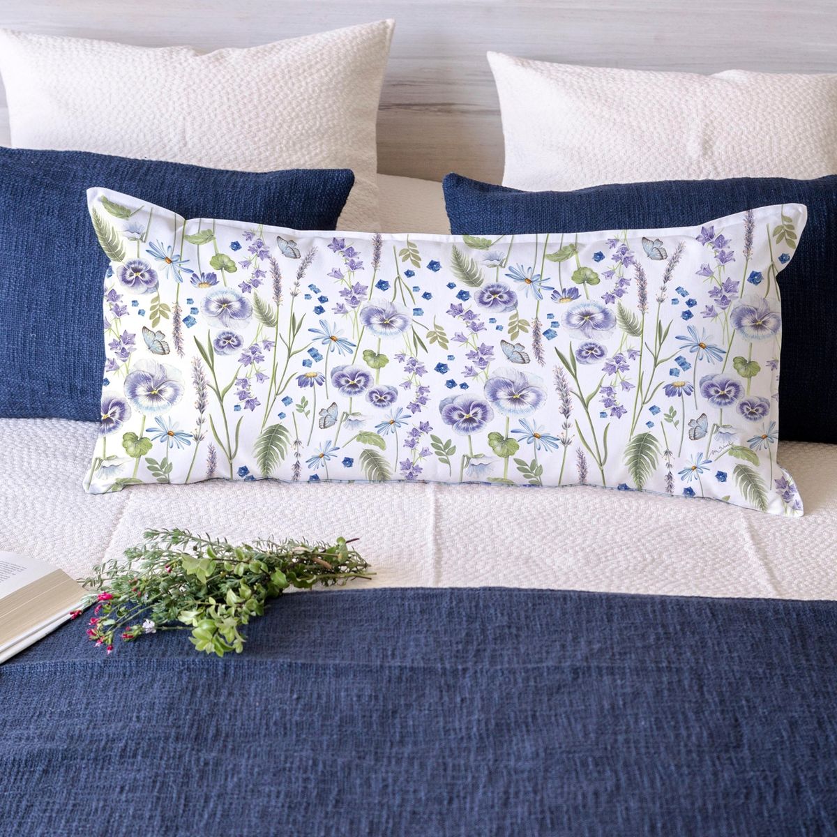 MARGARITA SCHEEL BY CASA ALVARINHO - FUNDA COJÍN ALGODÓN PRIMAVERA VIOLETA XL…