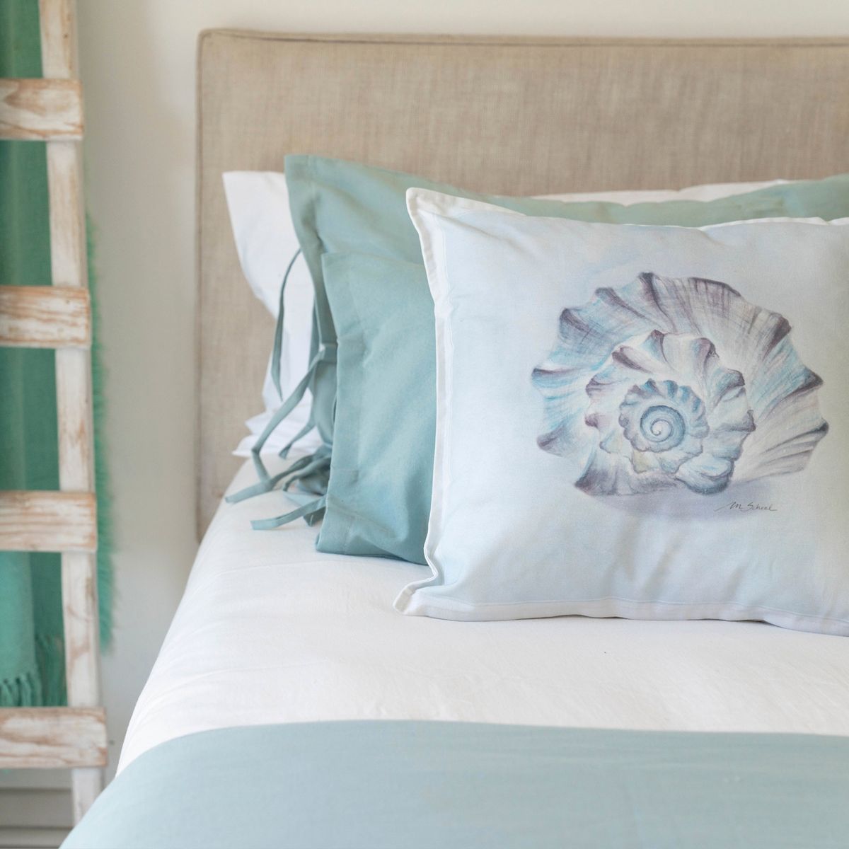 MARGARITA SCHEEL BY CASA ALVARINHO - FUNDA COJÍN ALGODÓN CARACOLA 45X45…