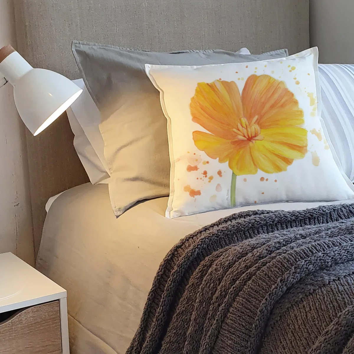 MARGARITA SCHEEL BY CASA ALVARINHO - FUNDA COJÍN ALGODÓN AMAPOLA AMARILLA 45X45