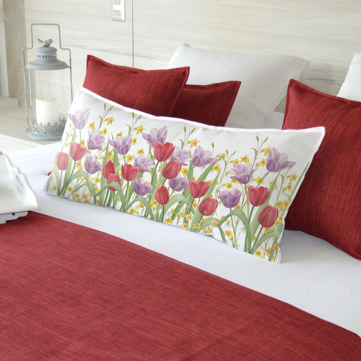 MARGARITA SCHEEL BY CASA ALVARINHO - COJÍN ALGODÓN JARDÍN DE FLORES TULIÁN ROJO XL