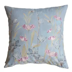 MARGARITA SCHEEL BY CASA ALVARINHO - FUNDA COJÍN GAMUZA FLORCITAS DE NARCISOS 45X45