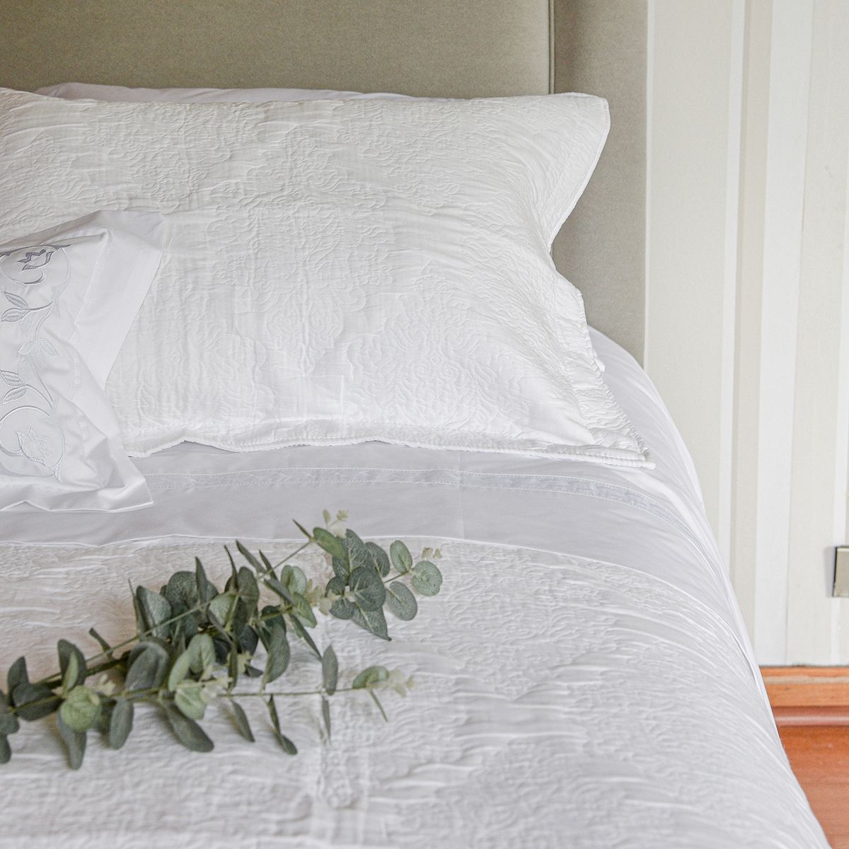 NINA HERRERA - Cubrecama Jacquard Blanche Blanco 1,5 Plaza