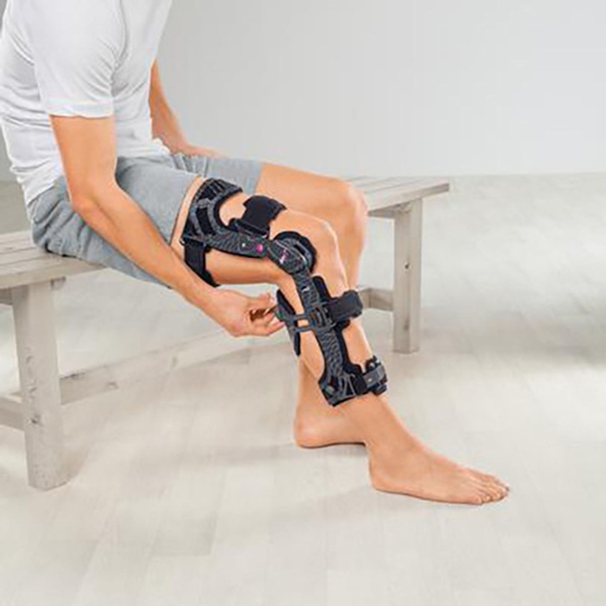MEDISHOP - Rodillera M.4S Pcl Dynamic Izquierda Talla L-Medi