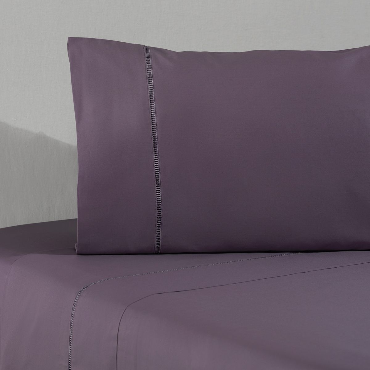 NINA HERRERA - Sábana Lisa Uva 300 Hilos Super King