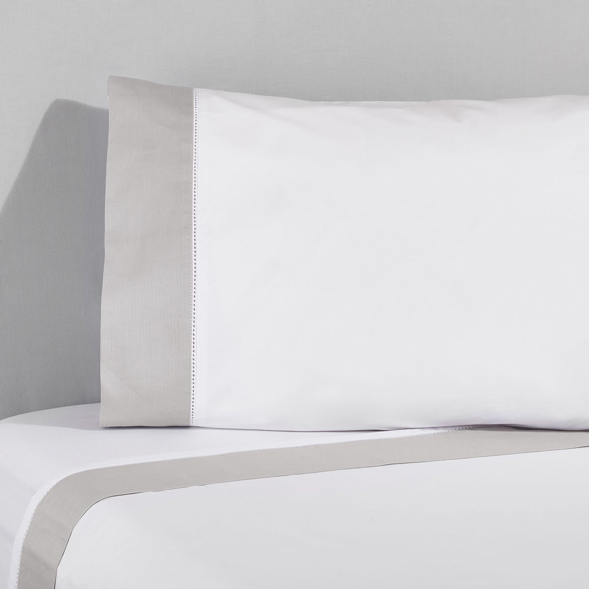 NINA HERRERA - Sábana Lisa Piqué Gris 220 Hilos Super King