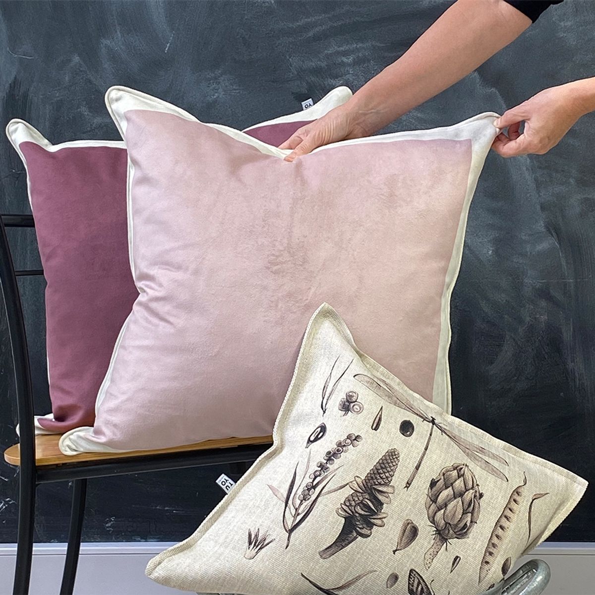 TUYO PRINT - Cojín Rosa 5035 - 60x60 -Tuyo Print.