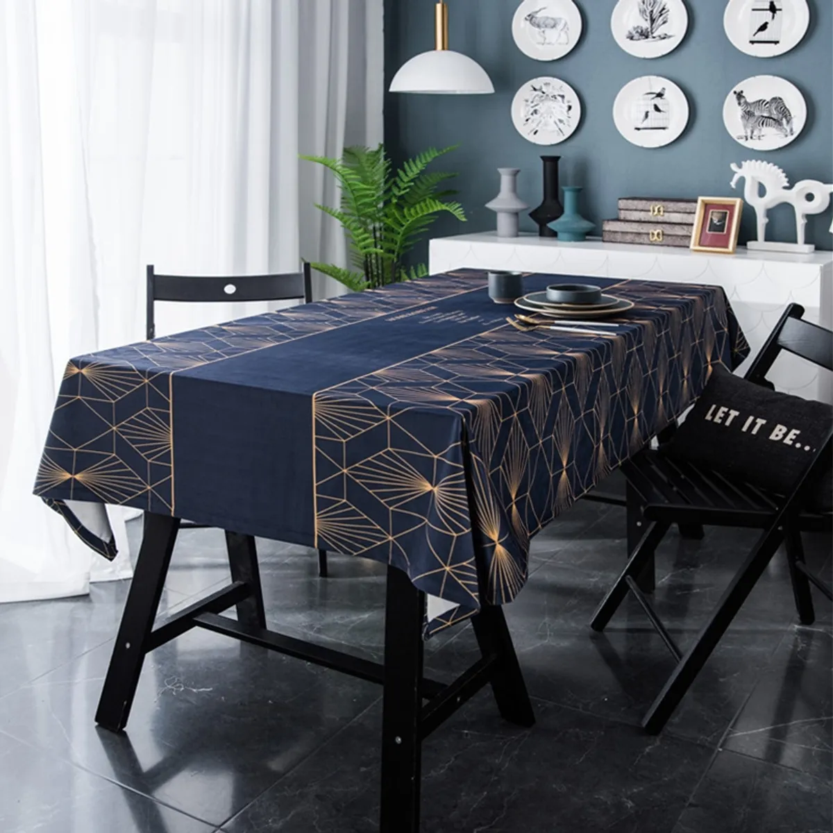 BOHEMIK - Mantel Rectangular Azul Con Vivos Dorados lino de 140 cm x 200 cm