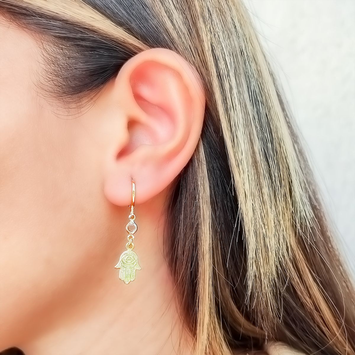 COGGIOLA - Aros Argollas Mano De Fátima Circón Enchapado Oro 18K