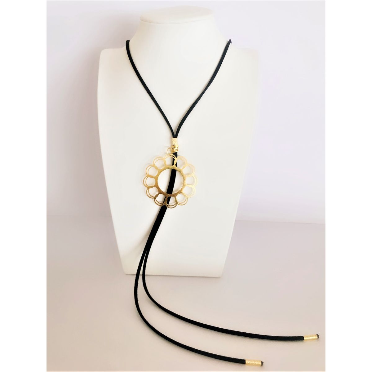 GAB JOYAS - COLLAR GAMUZA NEGRA COLGANTE MARAVILLA BAÑO ORO AMARILLO