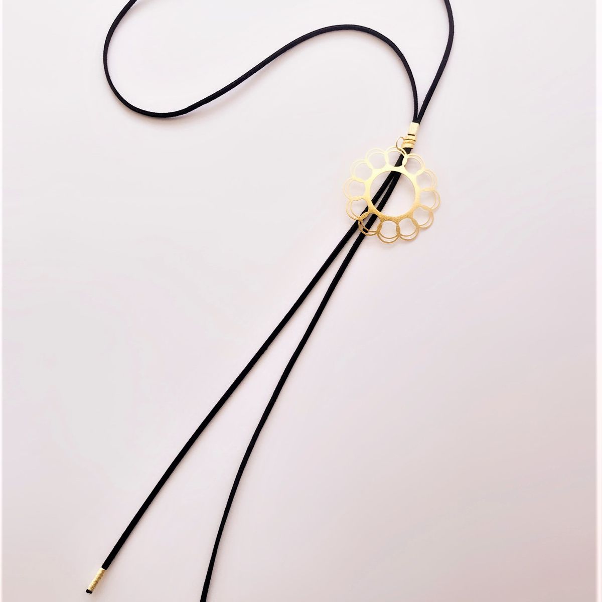 GAB JOYAS - COLLAR GAMUZA NEGRA COLGANTE MARAVILLA BAÑO ORO AMARILLO