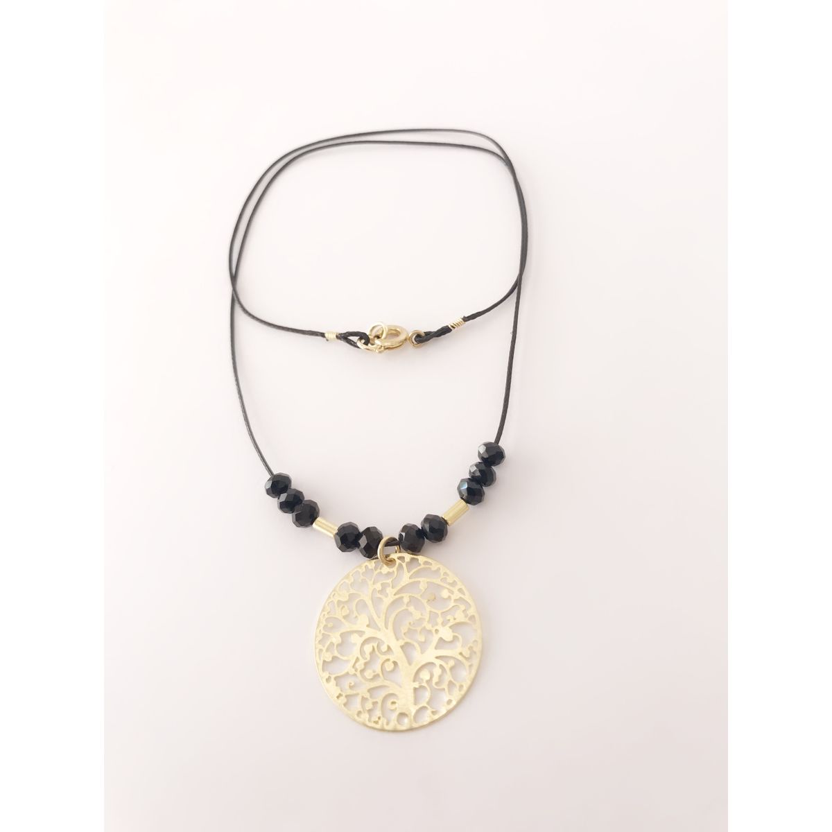 GAB JOYAS - COLLAR HILO SEDA CRISTALES ONIX ACCE. BAÑO ORO AMARILLO