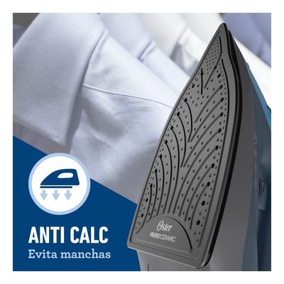 Imagen 2 del producto Plancha de vapor Oster® con base de cerámica GCSTBS6052