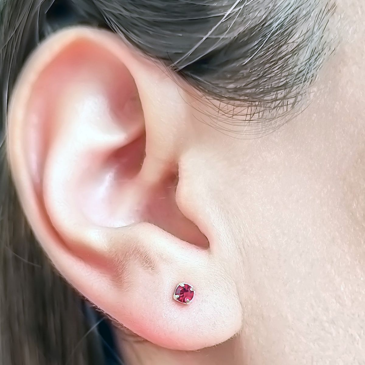 COGGIOLA - Aros Bebé Circón Rojo 3mm Enchapado Oro 18K