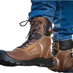 SHERPAS - ZAPATO DE SEGURIDAD ANTIRESBALANTE COLOR CAFE MODELO SH413CDK