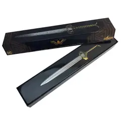WONDERWORLD - Wonder Woman Scaled Prop