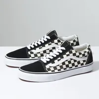 Zapatillas Unisex UA Old Skool Checker Negra VANS.