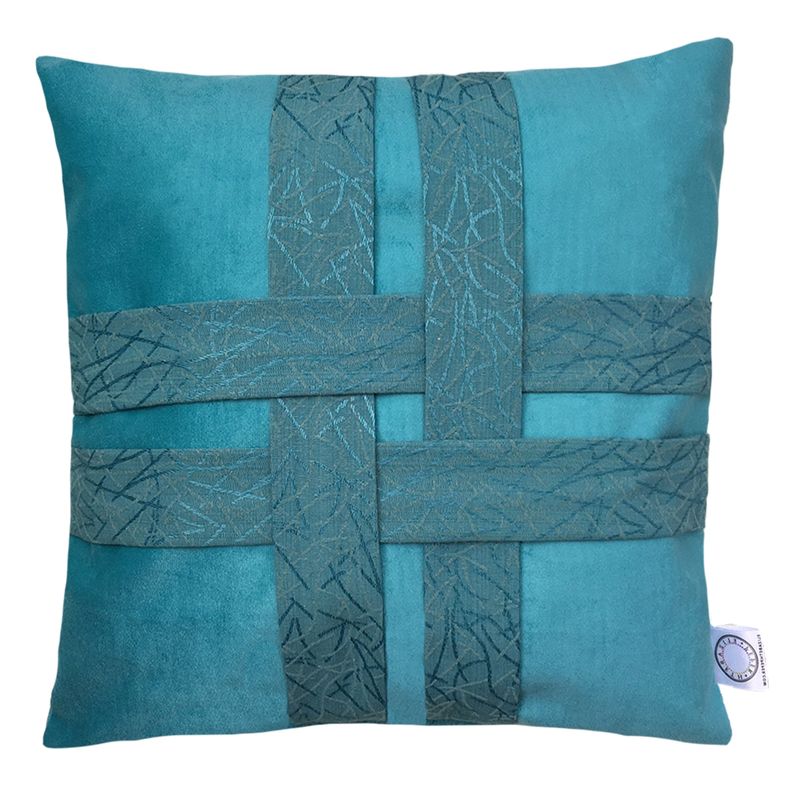 ELIZABETH PEPER - FUNDA COJIN DECORATIVO DISEÑO CINTAS TURQUESA 50x50