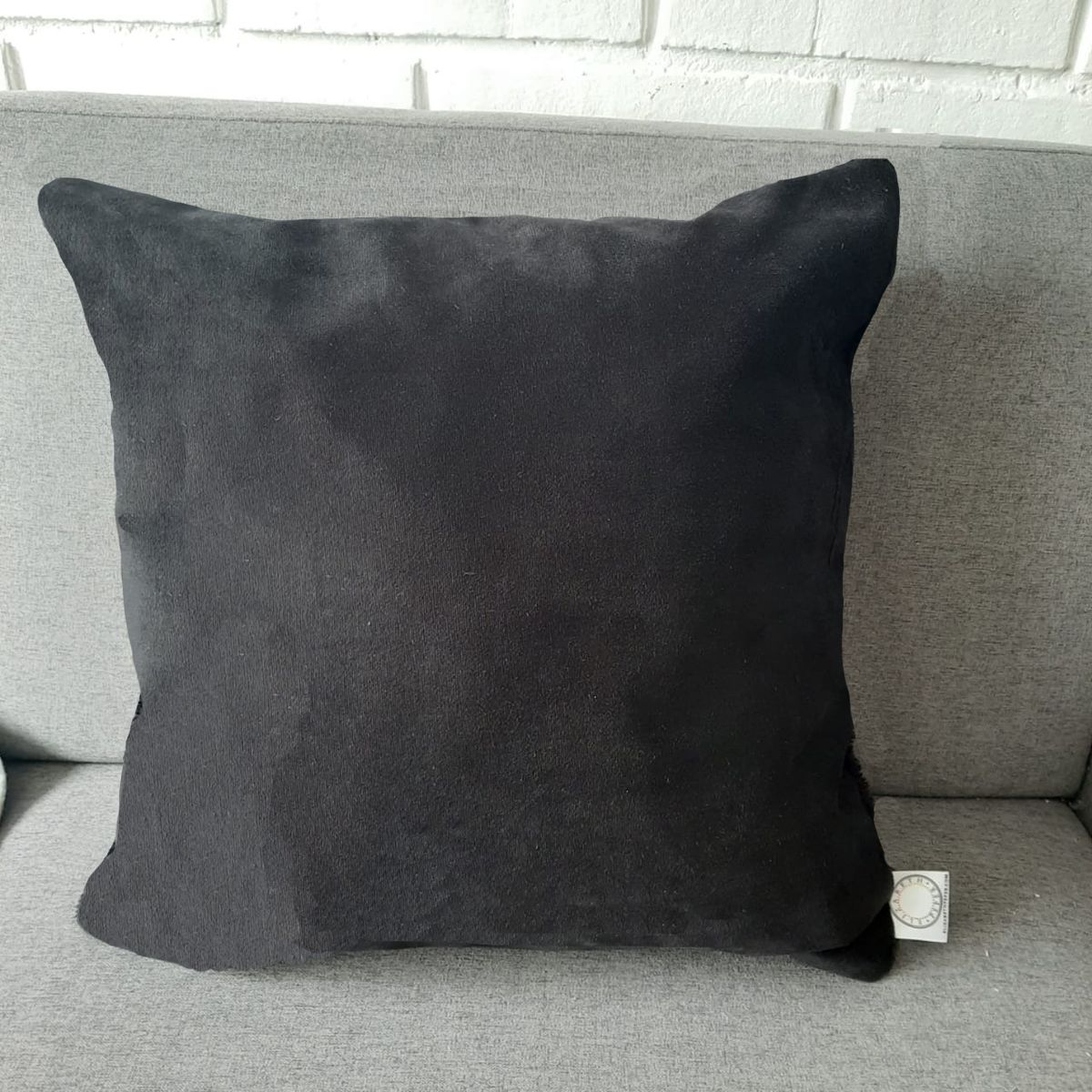 ELIZABETH PEPER - FUNDA COJIN DECORATIVO DISEÑO SUAVE NEGRO 50x50.