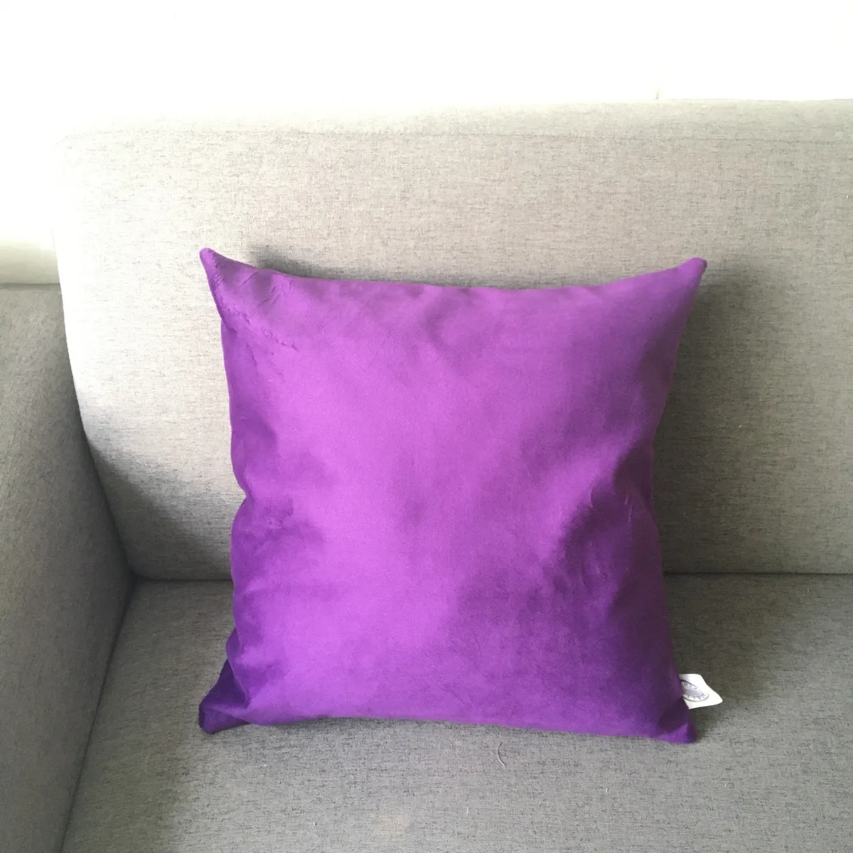 ELIZABETH PEPER - FUNDA COJIN DECORATIVO DISEÑO MORADO 50x50.