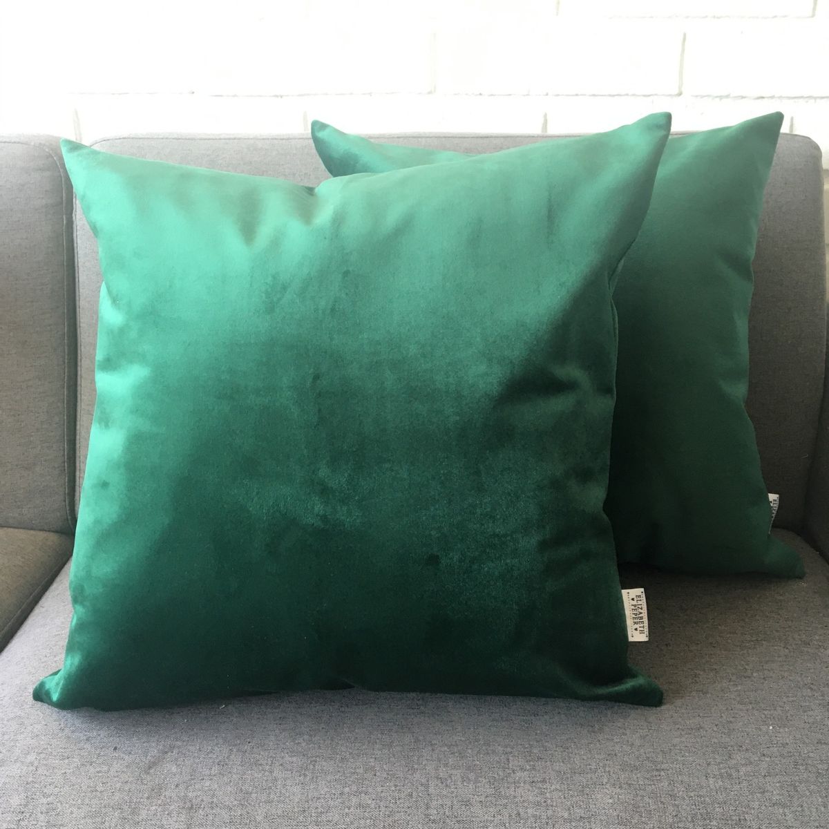 ELIZABETH PEPER - FUNDA COJIN DECORATIVO DISEÑO SUAVE VERDE 60x60.