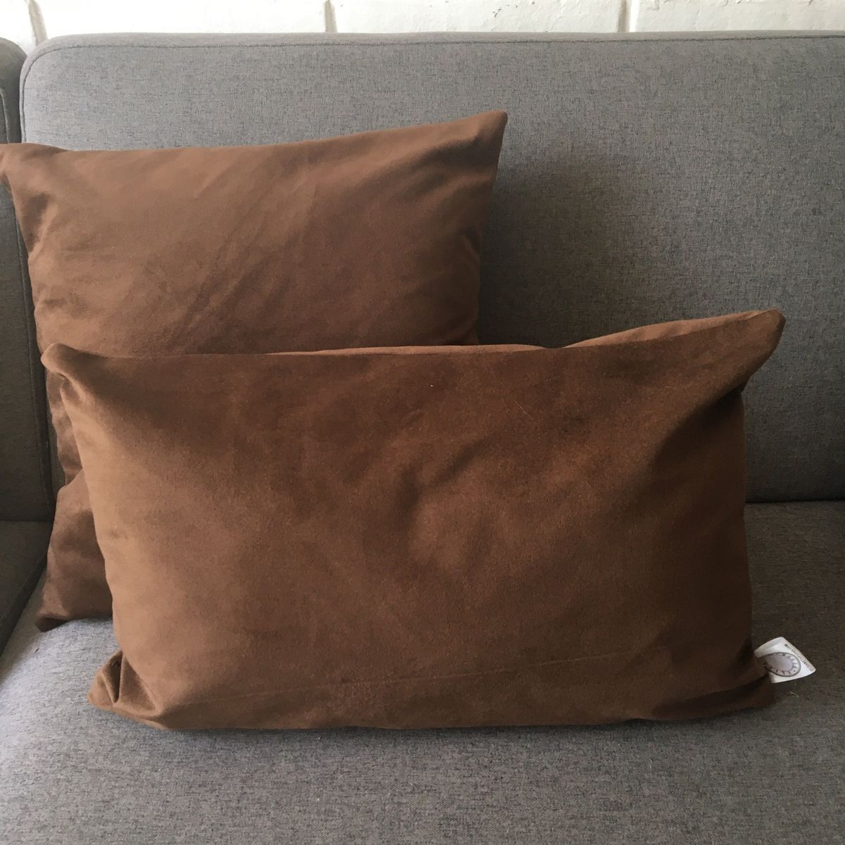 ELIZABETH PEPER - FUNDA COJIN DECORATIVO DISEÑO SUAVE CAFE 50X30.