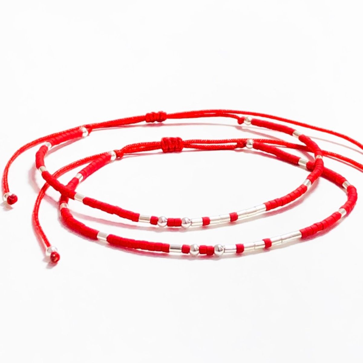 GENERICO - 2 Pulseras Rojas Código Morse “Te Amo” Plata