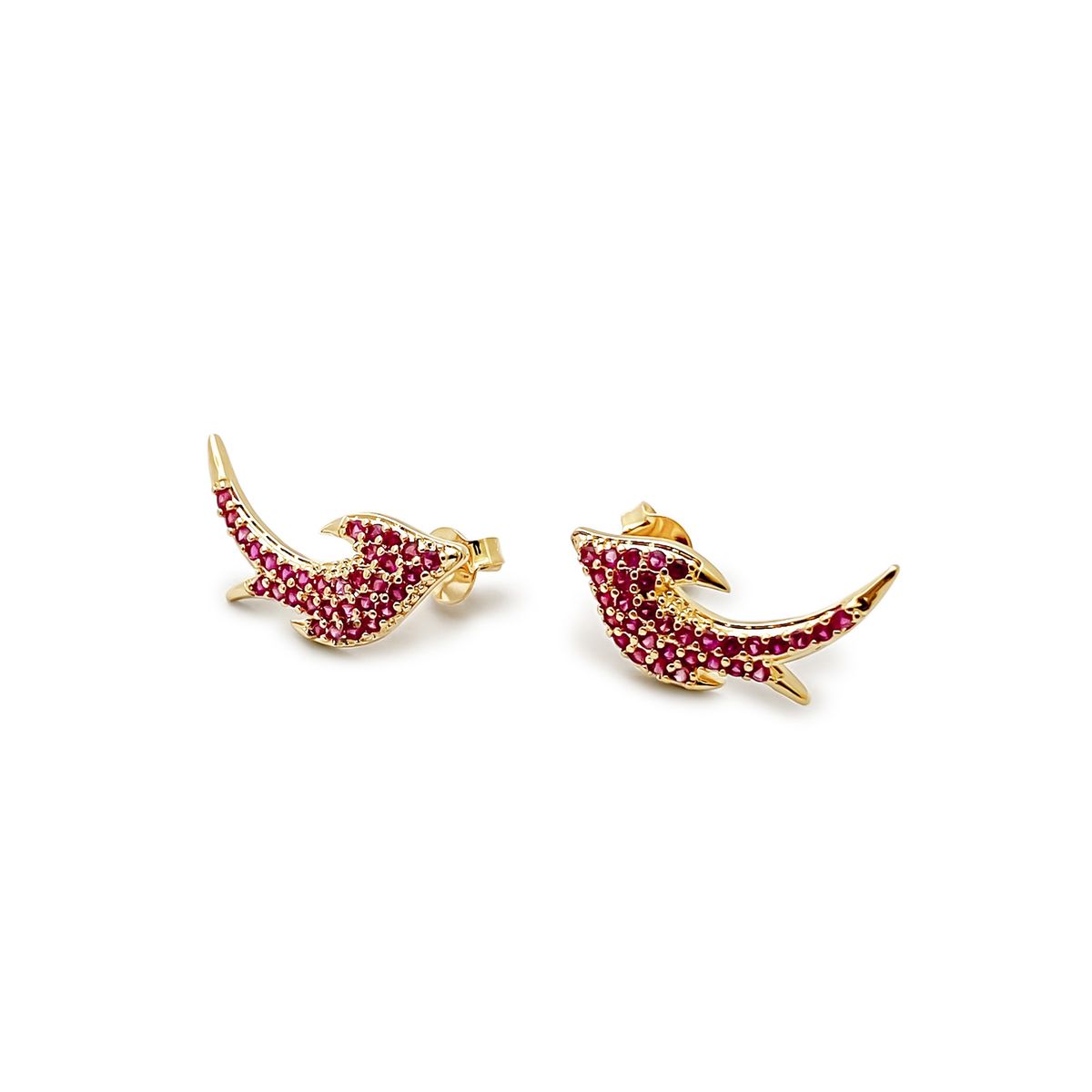 ANDREA COGGIOLA JOYAS - Aros Golondrina Circón Fucsia Enchapado Oro 18k