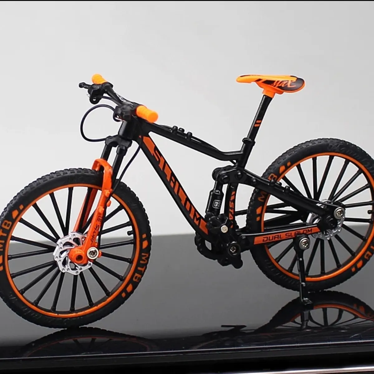 GENERICO - Bicicleta Escala 1.10 MTB Naranjo/negro