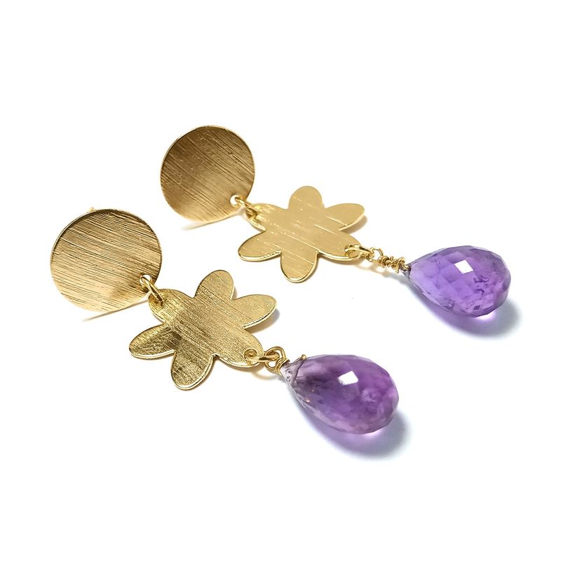 ANDREA COGGIOLA JOYAS - Aros Colgante Flor Satinados Amatista Enchapado Oro 18K