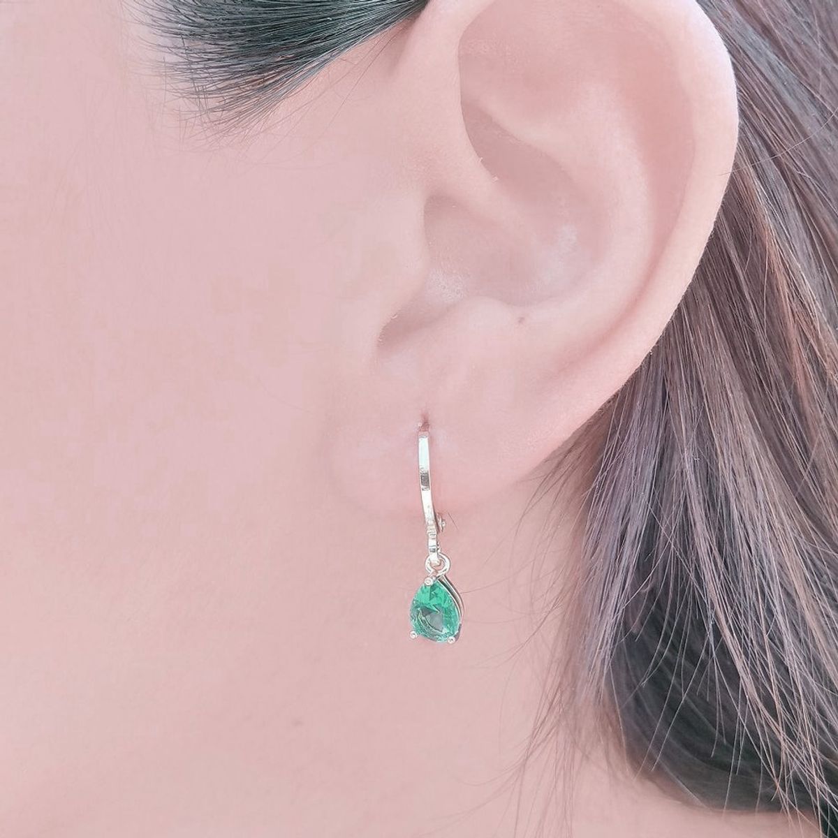 COGGIOLA - Aros Argollas Circón Gota Verde Enchapado Oro 18K