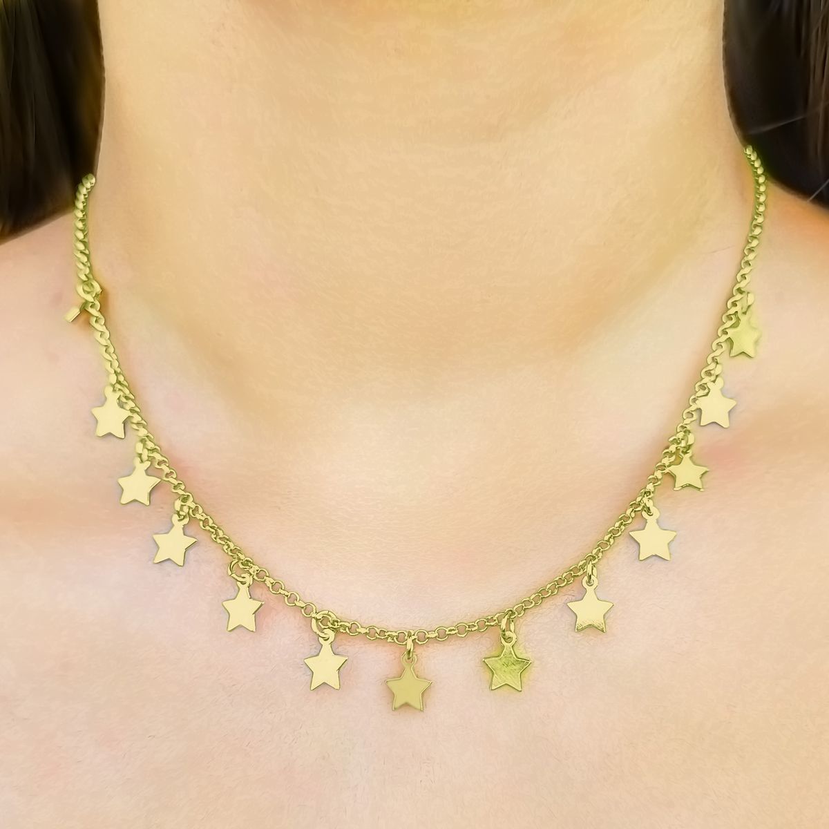 ANDREA COGGIOLA JOYAS - Collar Choker Estrellas Colgantes Enchapado Oro 18K
