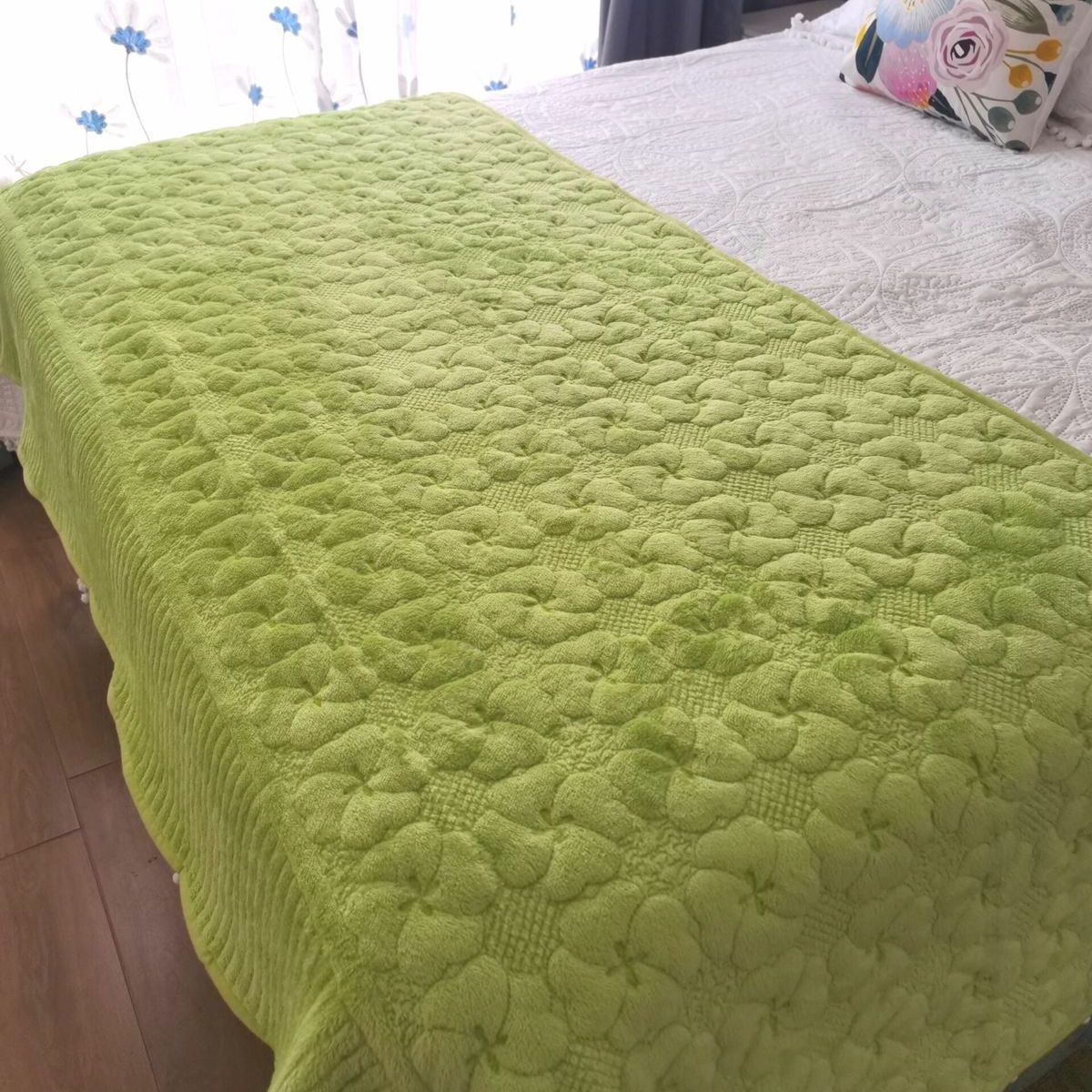 GENERICO - Piecera de Cama Polar con Tela Reversible - Verde Pistacho